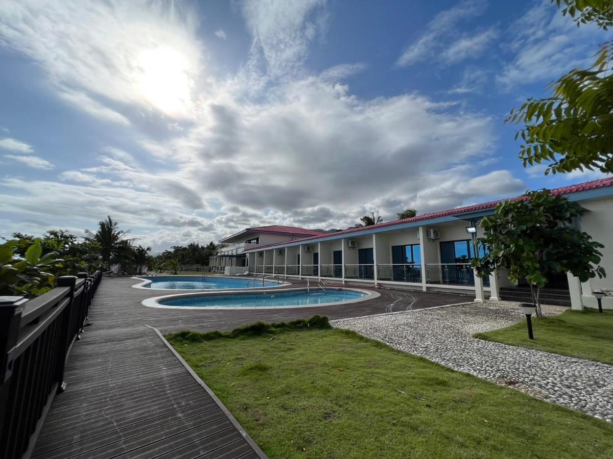 W Golf Resort Oslob Exterior foto