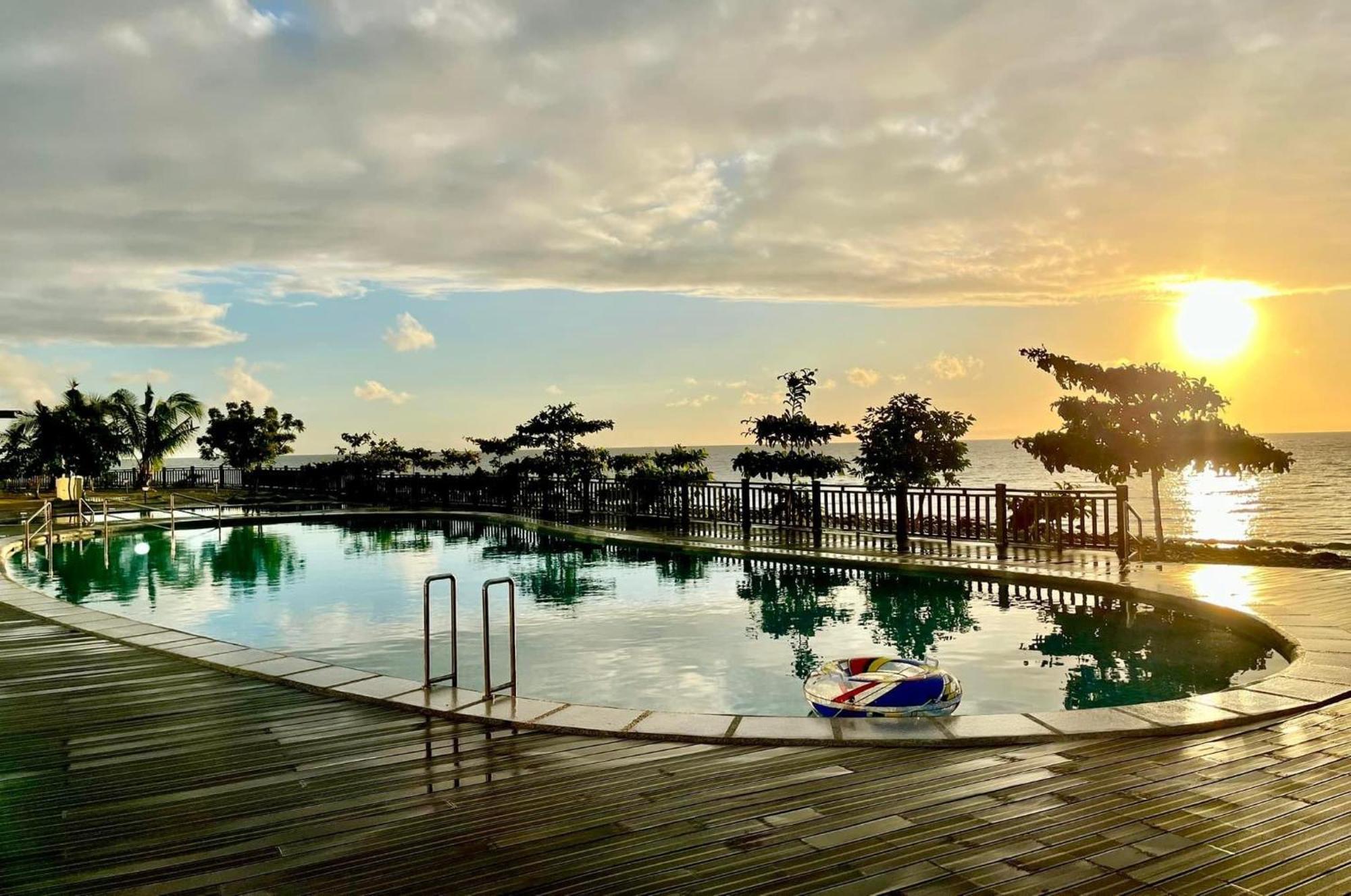 W Golf Resort Oslob Exterior foto