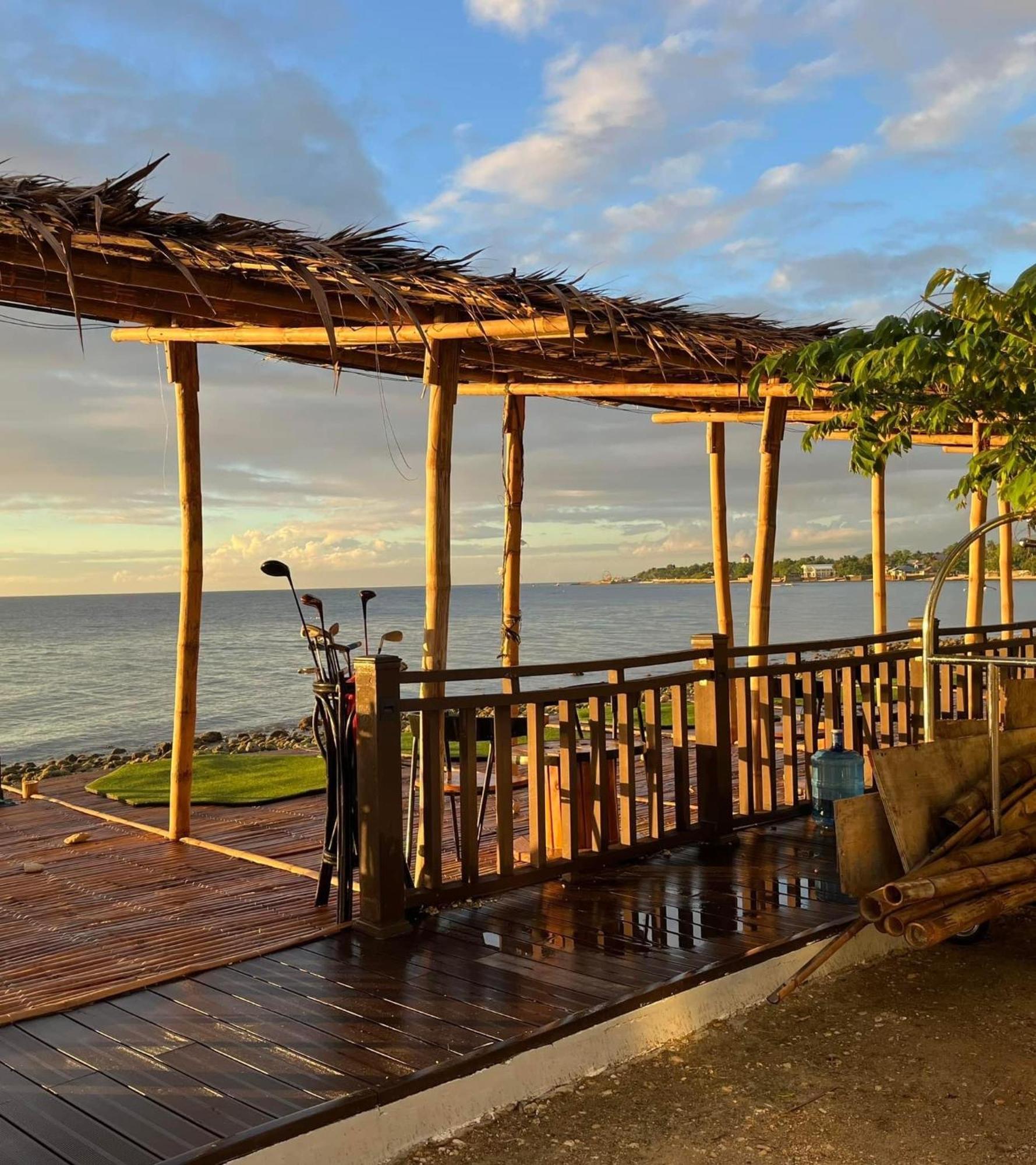 W Golf Resort Oslob Exterior foto