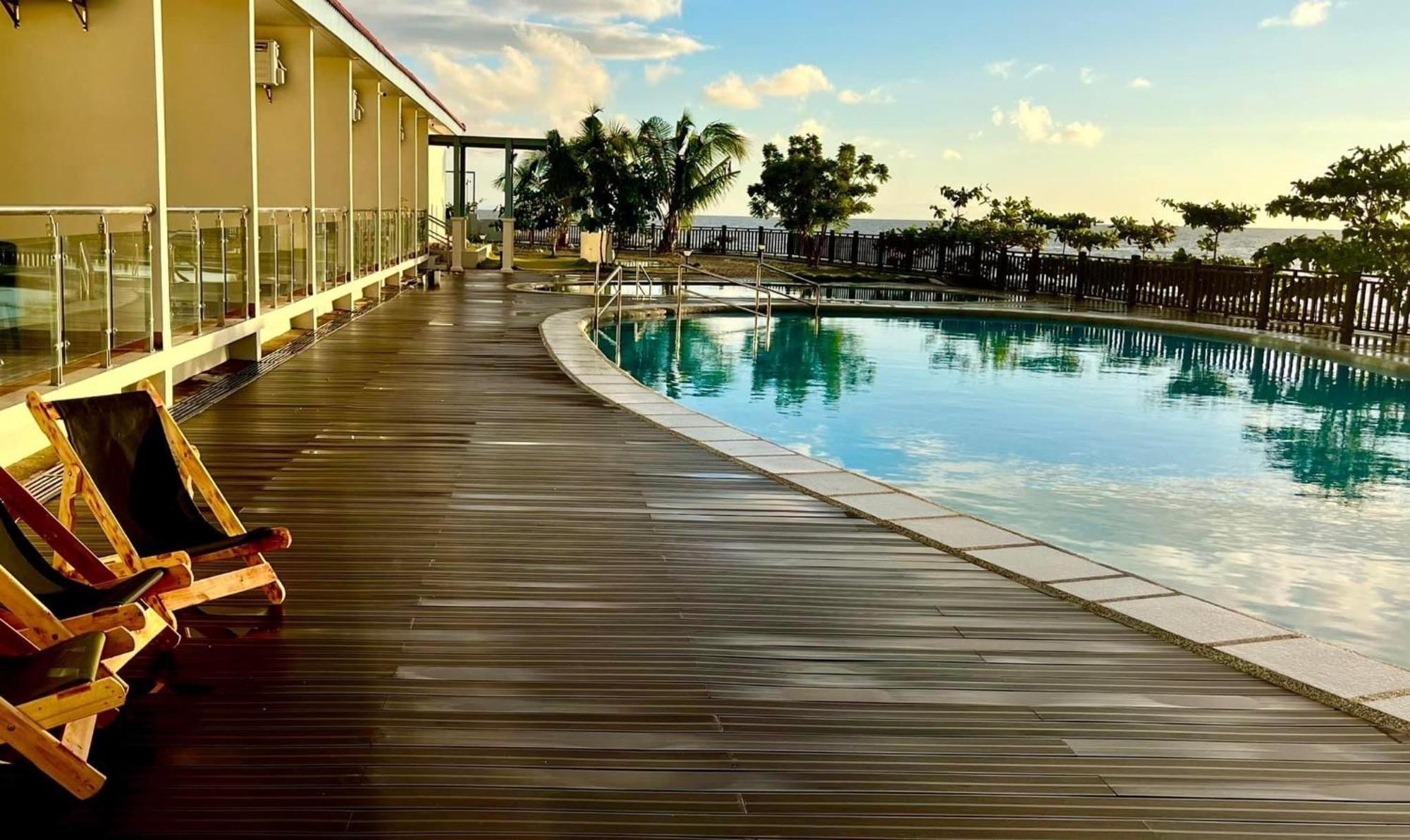 W Golf Resort Oslob Exterior foto