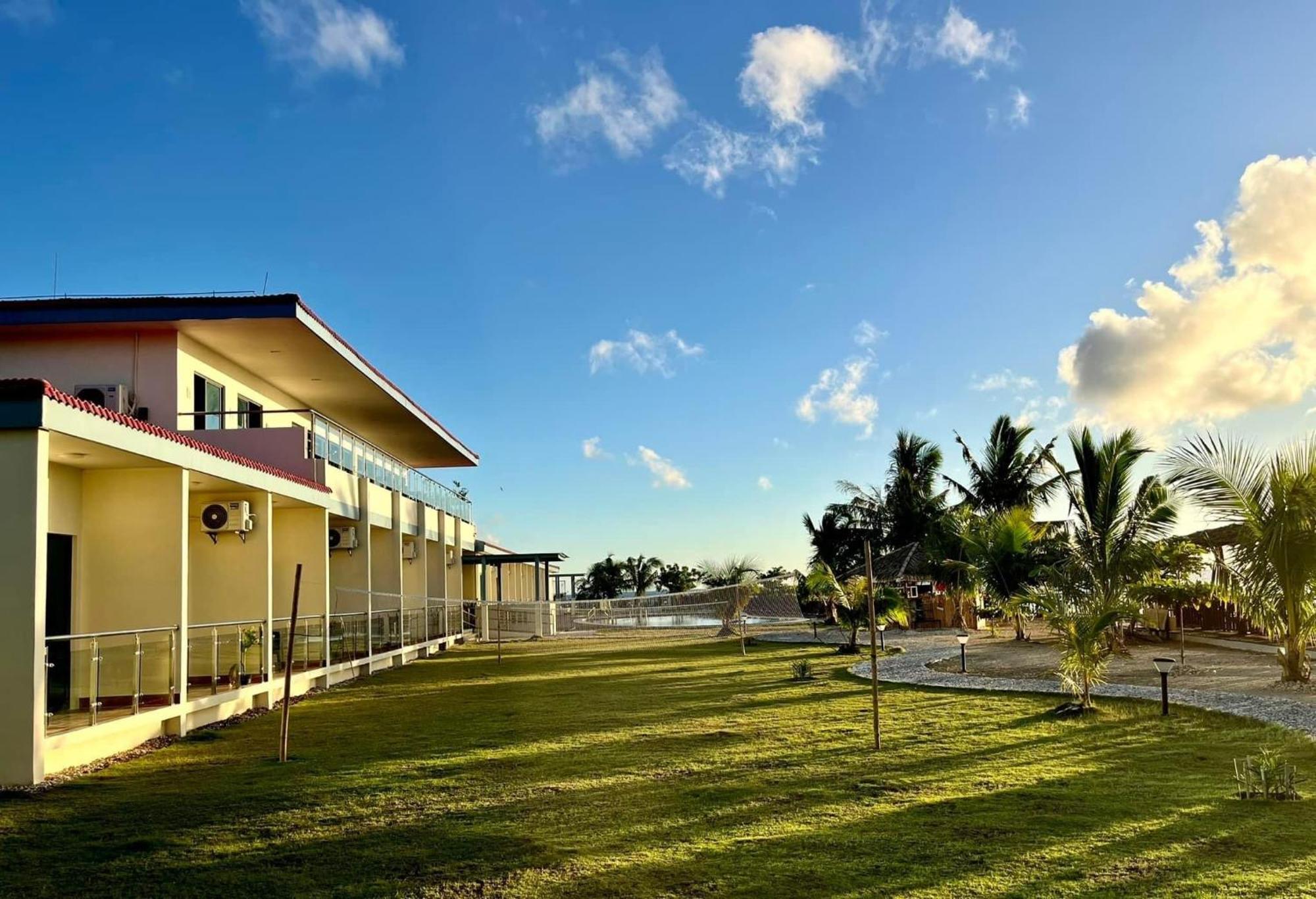 W Golf Resort Oslob Exterior foto