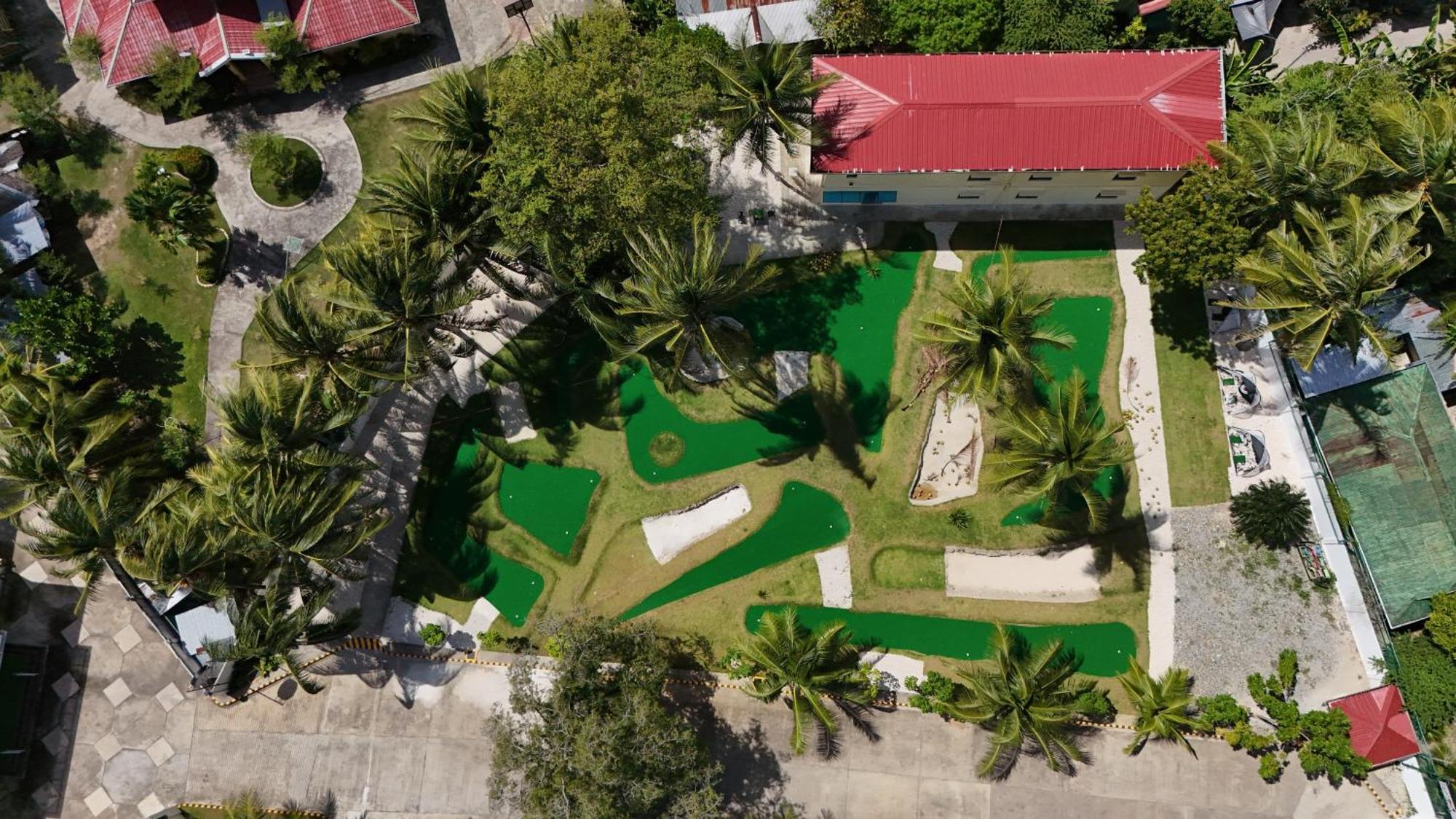W Golf Resort Oslob Exterior foto