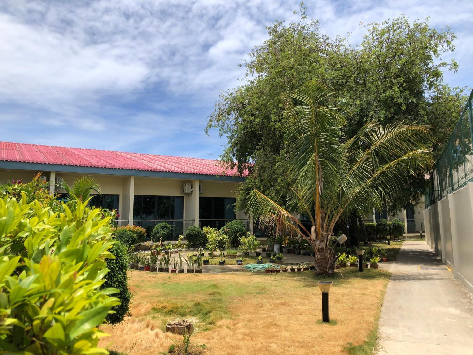 W Golf Resort Oslob Exterior foto